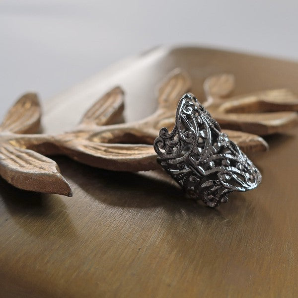 Arabesque ear cuff on ear, UNIQKY