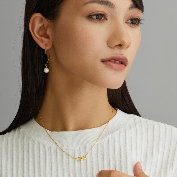 Infinity pendant necklace styled, UNIQKY