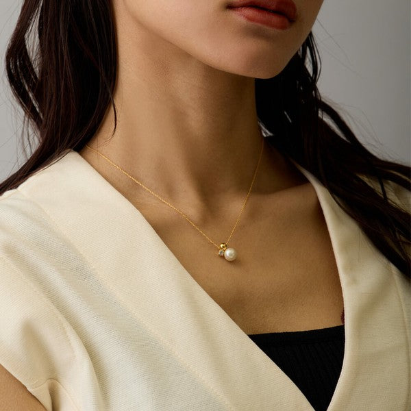Model wearing made in Japan nickel-free pearl necklace