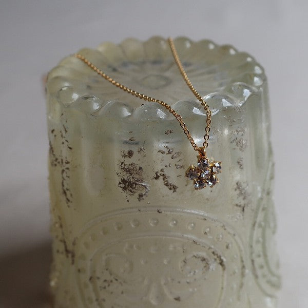Flower stone necklace detail, UNIQKY