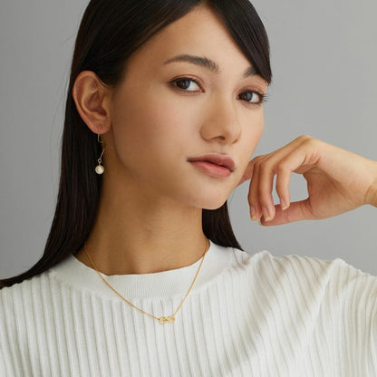 Infinity pendant necklace detail, UNIQKY